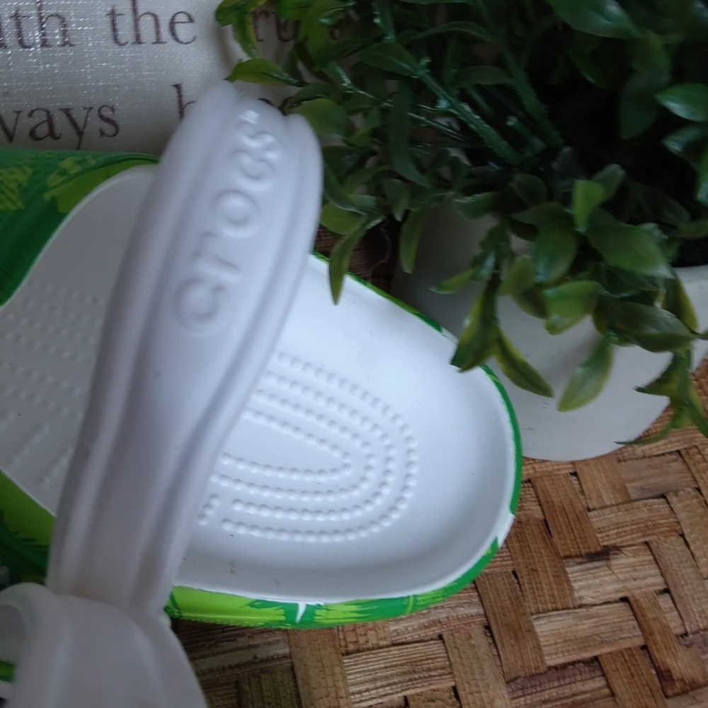 CROCS PALMS! SUPER STYLISH! MUST HAVE! - Picture 4 of 5